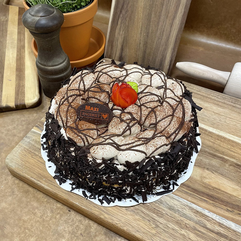 Chokladjordgubbs tårta