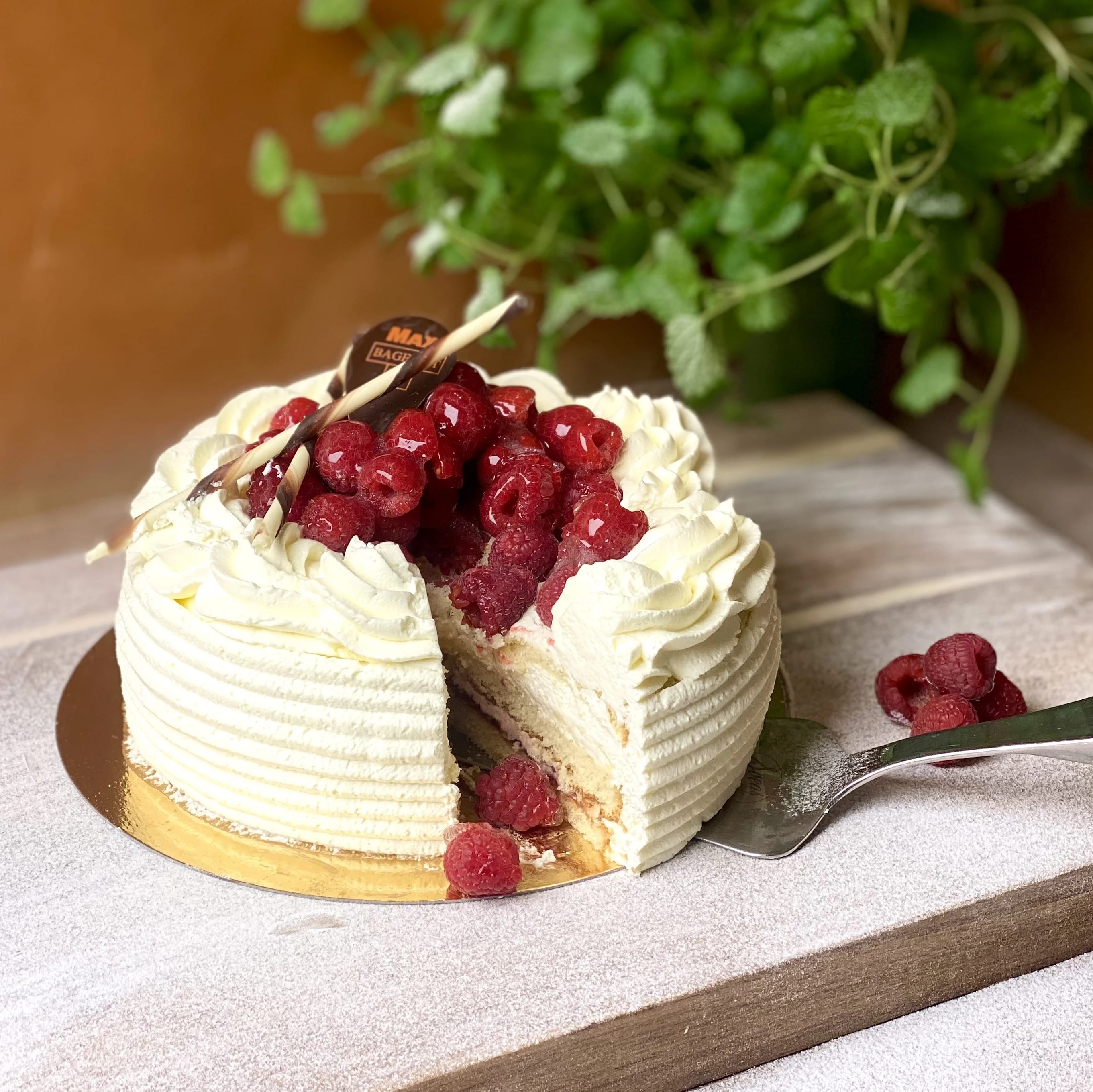 Gräddtårta Hallon | Catering ICA Maxi Kumla