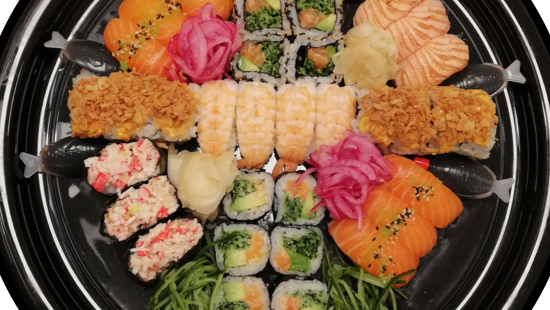 Nobel 40 bitar sushi med soja, wasabi och picklad lök.