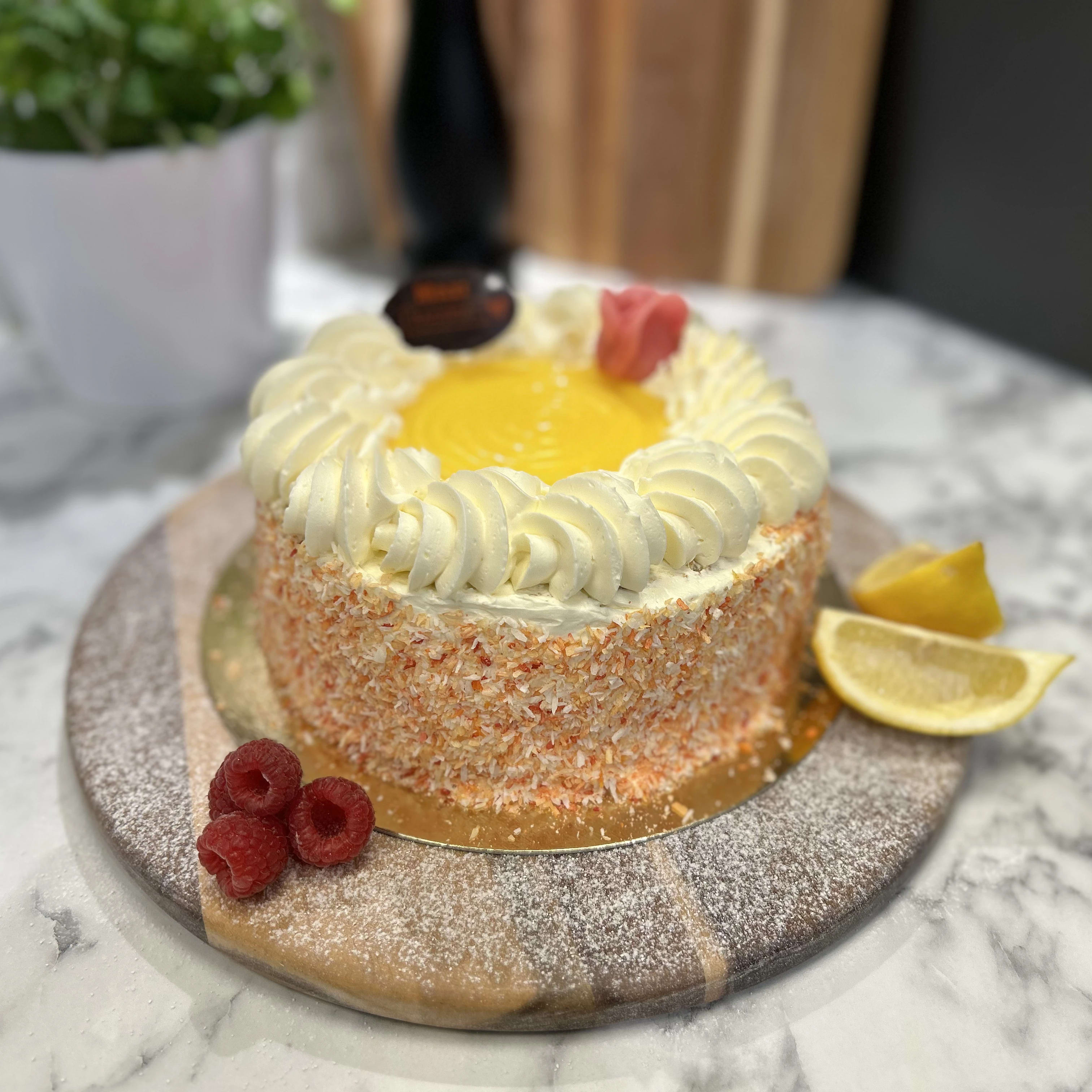 Hallon & Citron tårta | Catering ICA Maxi Burlöv