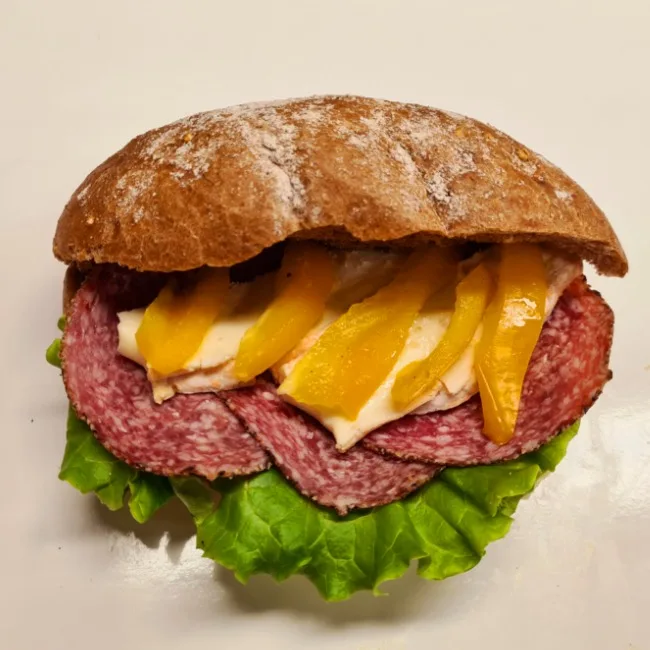 Grovbulle salami & brie