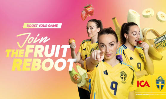 Människor som står och har det kul.