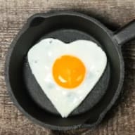 3. Hjärtformade stekta ägg