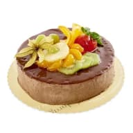 Chokladmoussetårta toppad med blandad frukt som kiwi, vindruva, jordgubbe och physalis.