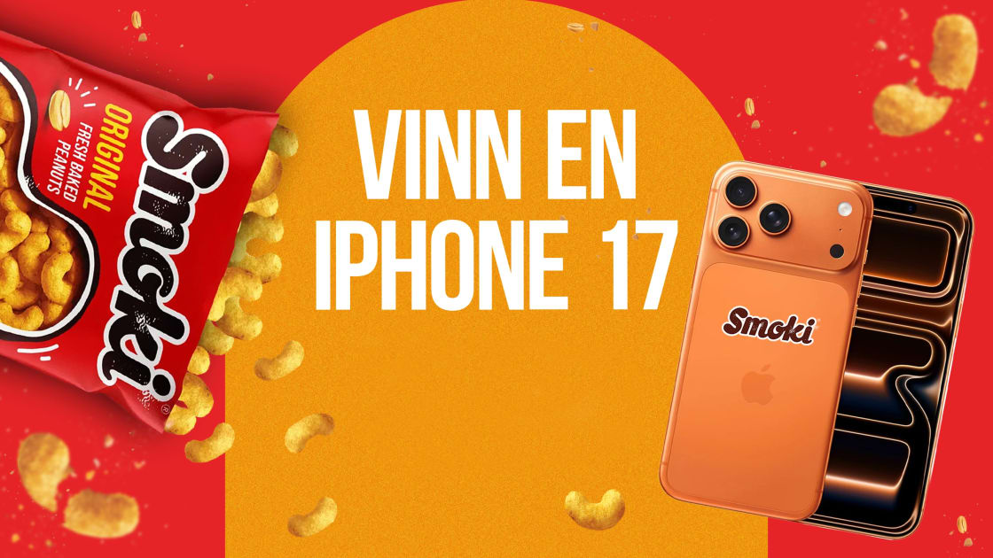 En öppnad påse jordnötsbågar ligger bredvid en mobiltelefon. Text i bilden: Vinn en iPhone 17.