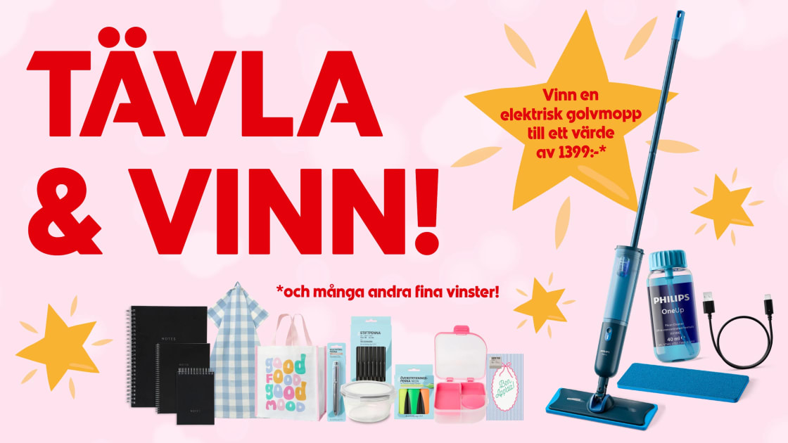 En golvmopp står bredvid en flaska och en sladd, och flera föremål som anteckningsböcker, pennor och en kökshandduk syns intill. I bilden står det Tävla och vinn.