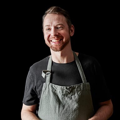Porträttbild på kocken Henrik Djivjak