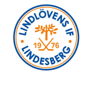 En cirkelformad logotyp med ett träd och korslagda klubbor i mitten samt text runt kanten.