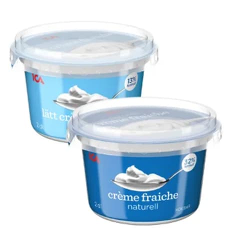 Två förpackningar med ICA crème fraice.
