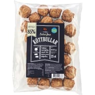 En förpackning med köttbullar visas med produktinformation och innehåll synligt genom plastförpackningen.
