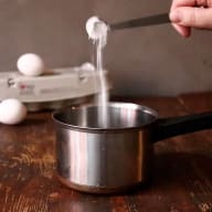 1. Koka ägg med bakpulver
