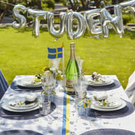 Student dukning i trädgård