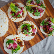 små tacobröd med revbensspjäll