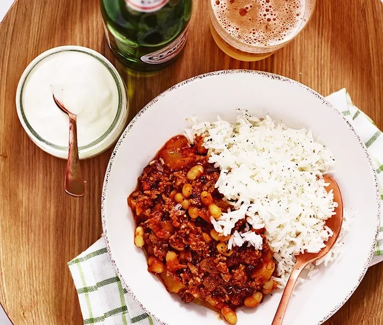 Chili con carne med vita bönor och gräddfil Recept ICA.se