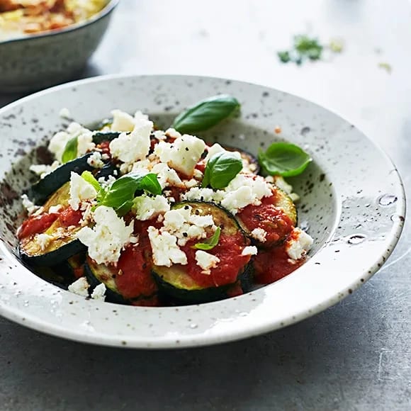 pasta med zucchini och fetaost pasta med zucchini och fetaost