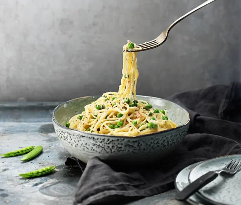 Kavlionara med baconost- snabbaste carbonaran | Recept ICA.se