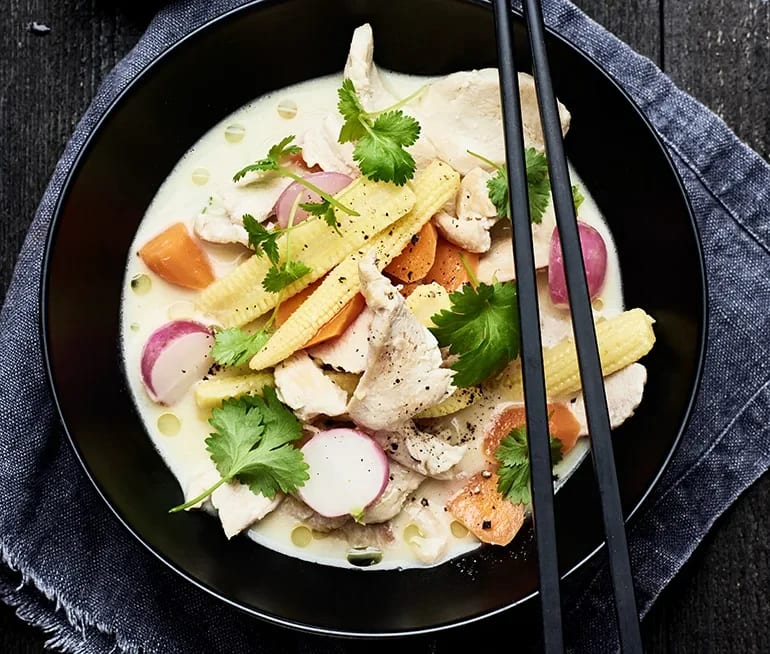 Kyckling &#34;Green curry&#34; med kokosmjölk | Recept ICA.se