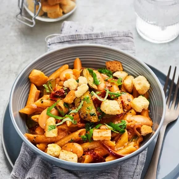 One pot pasta med basilika och soltorkade tomater Recept ICA.se