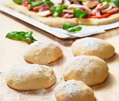 recept på pizzadeg recept på pizzadeg
