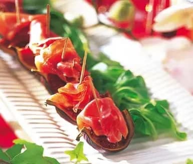 Fikongott | Recept ICA.se Getostfyllda dadlar med bacon | Recept ICA.se