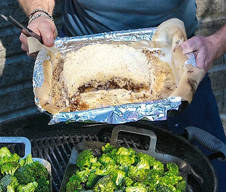 Saltinbakad wasabi och sesamlax med grillad broccoli Saltinbakad wasabi och sesamlax med grillad broccoli
