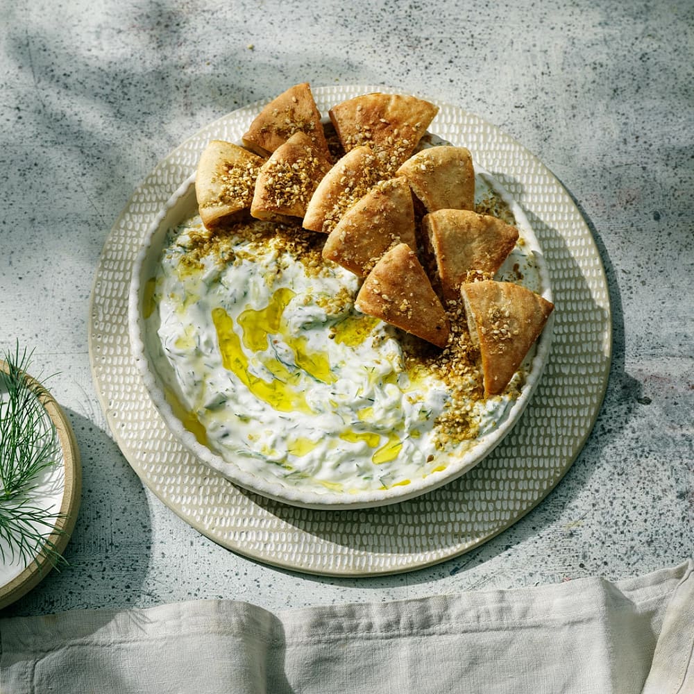 Tzatziki med zaatar och krispig pita