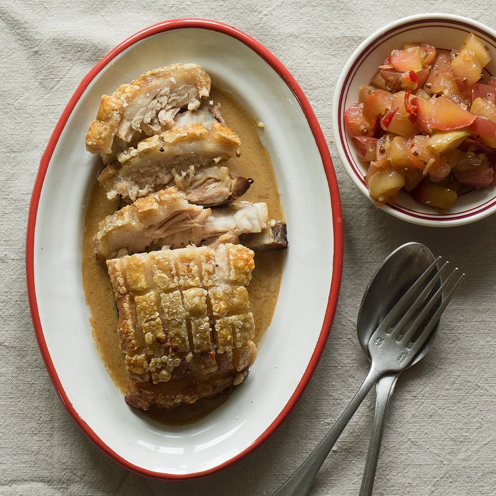 Soja- och ingefärsbakad fläsksida med äppelchutney