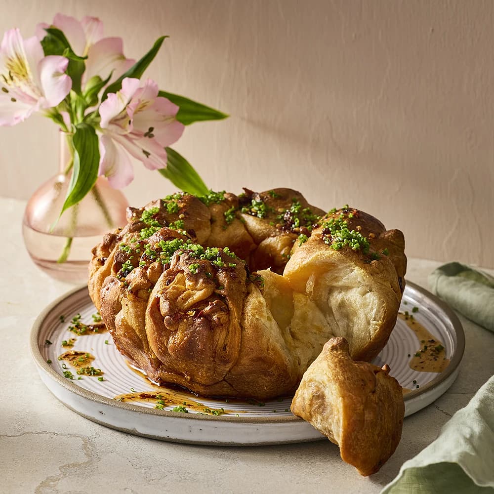 Monkeybread med cheddar och crispy chili