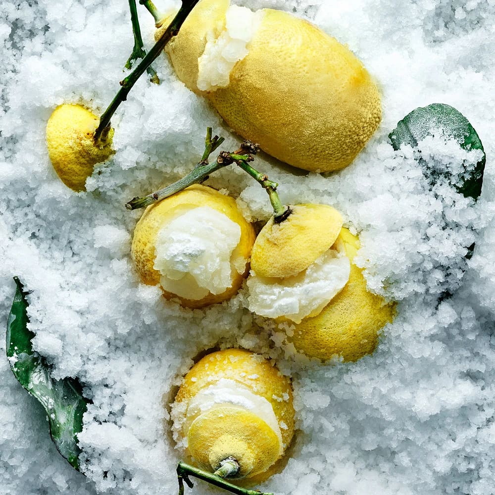 Citronsorbet i citronskal