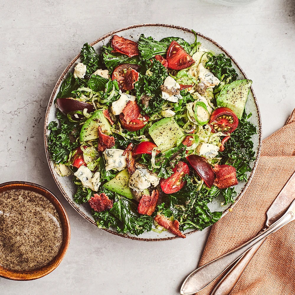 Cobbsallad med bacon och lapsang souchong dressing