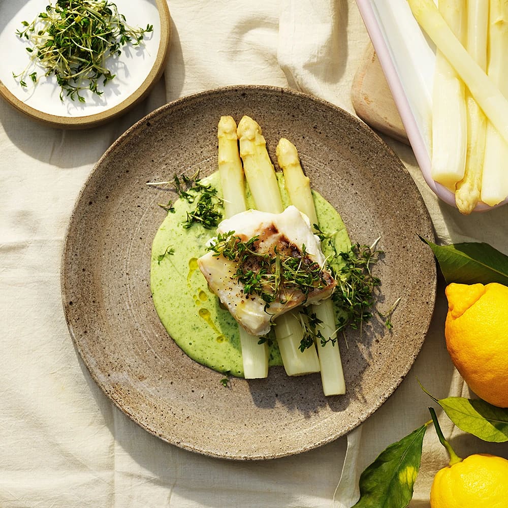 Torsk med vit sparris och ramslökshollandaise