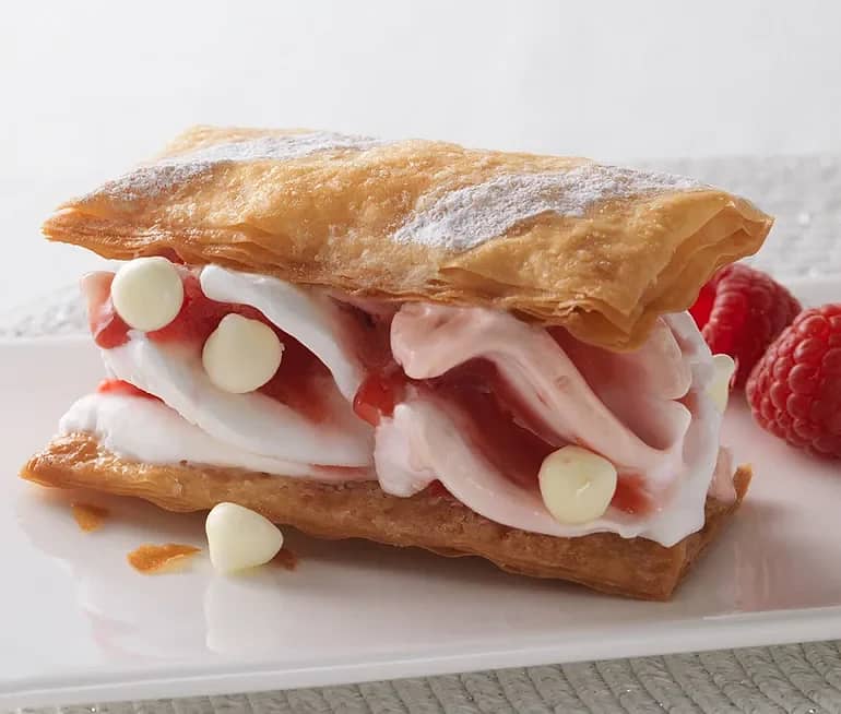 Feuilles med Carte D’Or Strawberry & Meringues