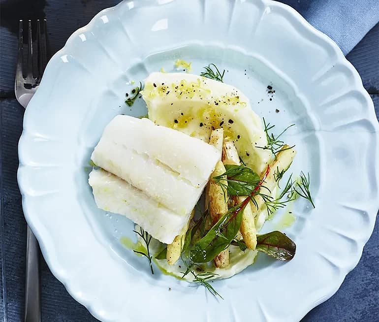 Bakad torsk med vit sparris och citronpotatispuré