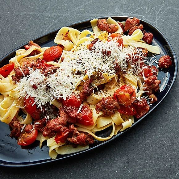 Tagliatelle carbonara ’al salsiccia