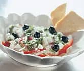 Krispig löksallad med feta och mynta