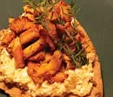 Kantareller med getost och cottage cheese