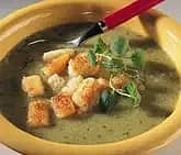 Gazpacho med brödkrutonger