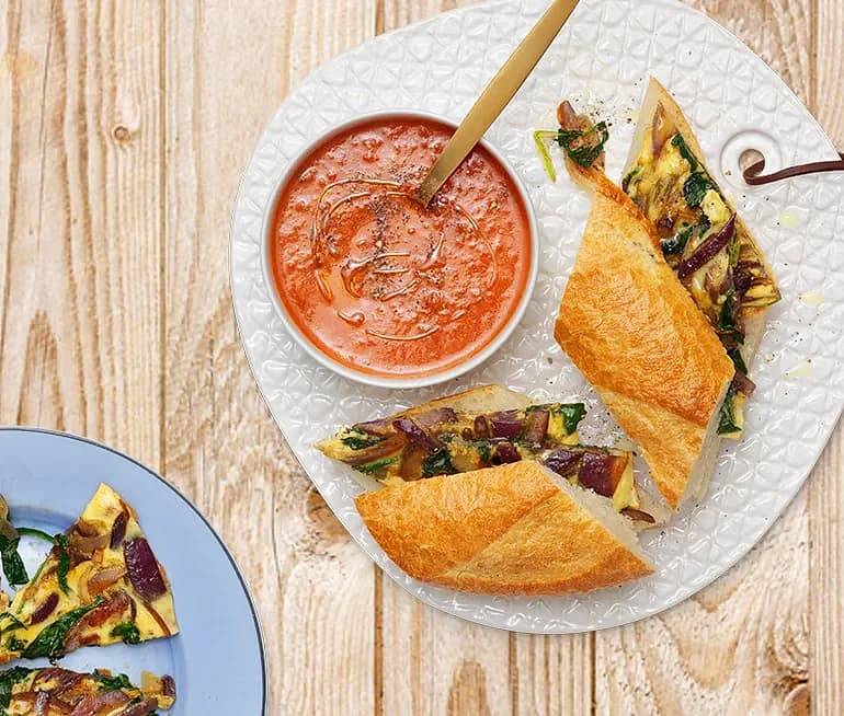 Gaspacho med spenat och lök-bocadillo