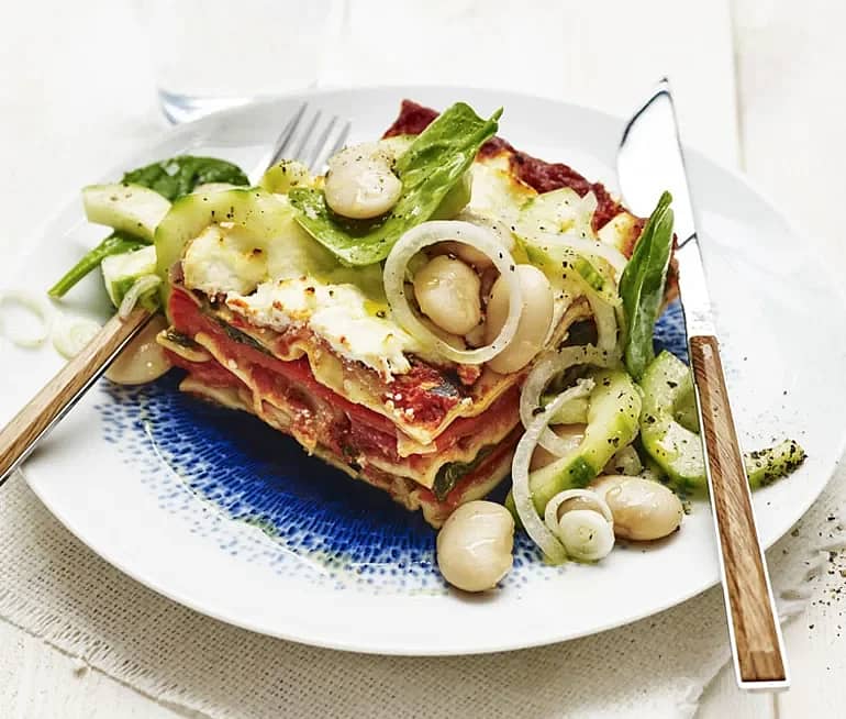 Paprikalasagne med bönsallad