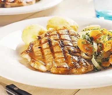 Grillad kotlett med persiljemorötter