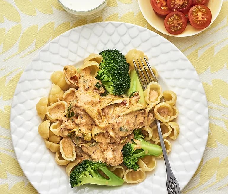 Tonfiskpasta med broccoli och tomat | Recept 