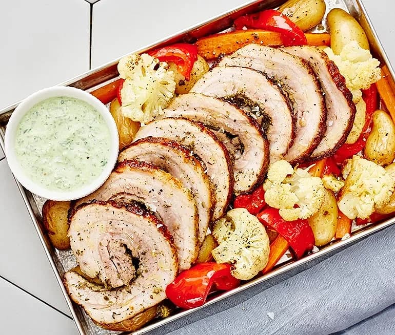 Porchetta med rostade grönsaker och spenat- och citroncrème