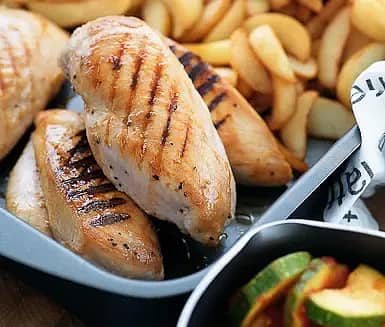 Kycklingfilé med pommes chateau och ratatouille