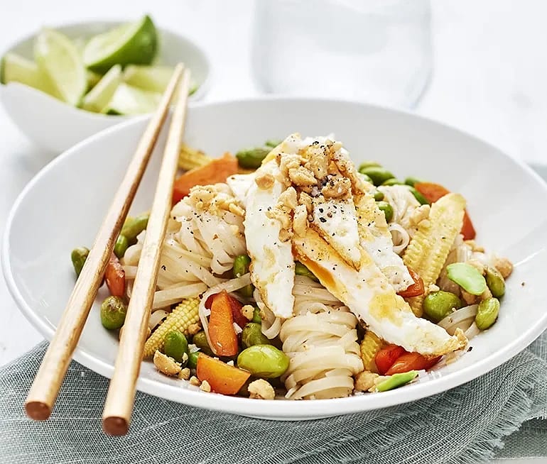 Pad thai med stekt ägg