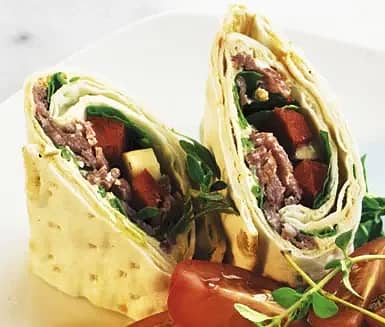 Tunnbrödsstubbar med salami
