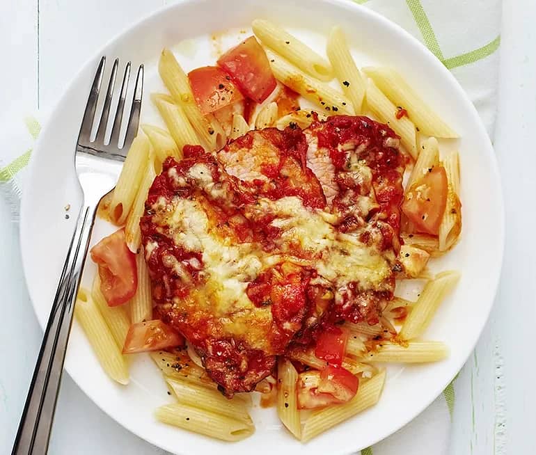 Pizzagratinerad kassler med pasta | Recept 