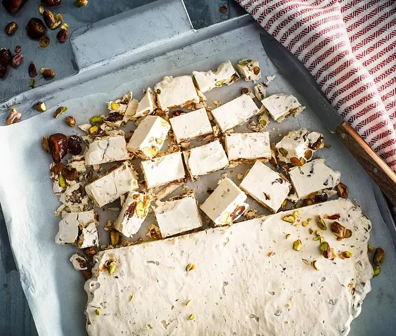 Nougat med rosenvatten och pistage