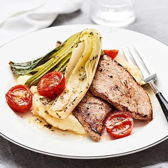 Stekt schnitzel med bakad purjolök och rosmarin