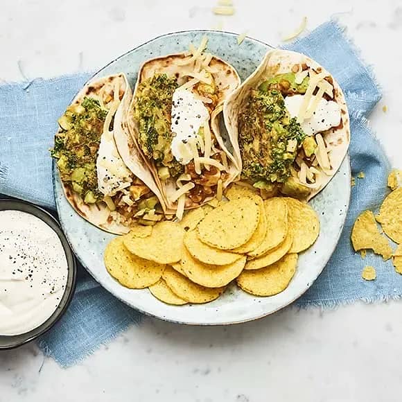 Enkla vegotacos med rostad majs och avokadosalsa