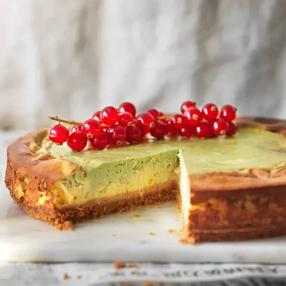 Cheesecake med mango och matcha